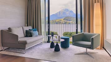 Allergikerbettwaren, Minibar, Zimmersafe, Schreibtisch