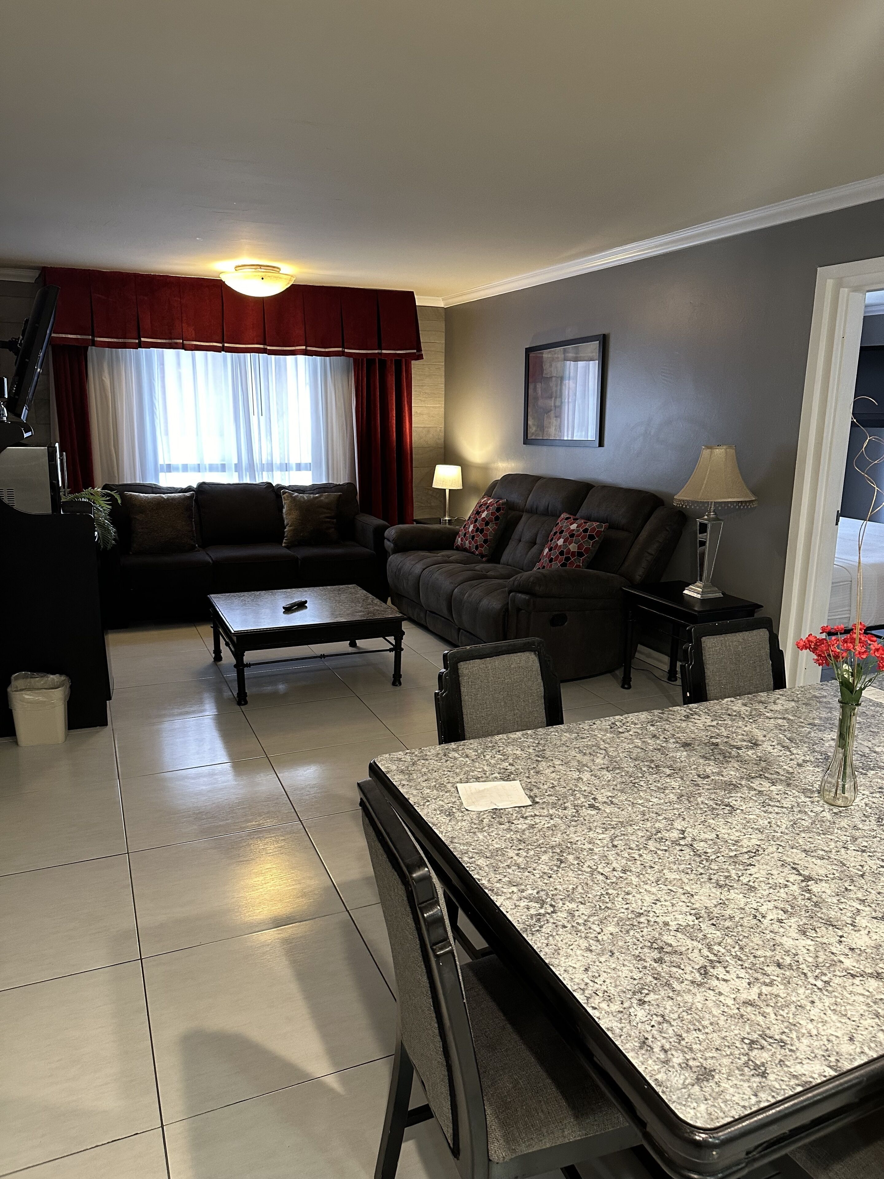 studio suite, 1 king bed, non smoking | pillow-top beds, desk, blackout curtains, iron/ironing board