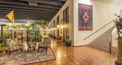 Ramada Hotel & Conference Center by Wyndham Las Cruces