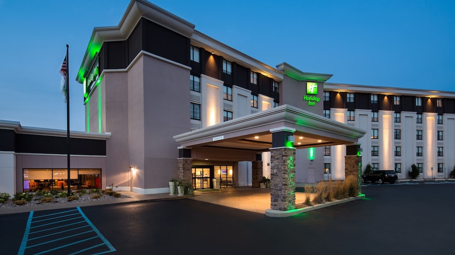 Holiday Inn Milwaukee Riverfront by IHG