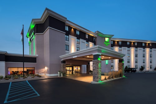 Holiday Inn Milwaukee Riverfront by IHG