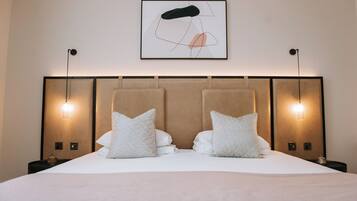 Classic Superior Double / Twin | Egyptian cotton sheets, premium bedding, individually decorated