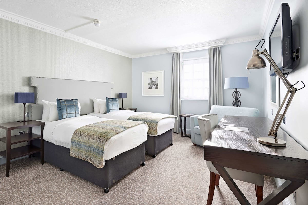 1 bedroom, Egyptian cotton sheets, premium bedding