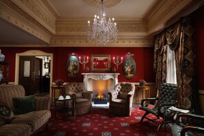 2 bars/lounges - The Montague On The Gardens (London)
