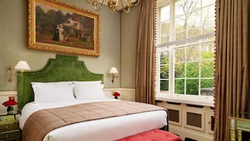 Suite (9) Master) | Premium bedding, in-room safe, individually decorated