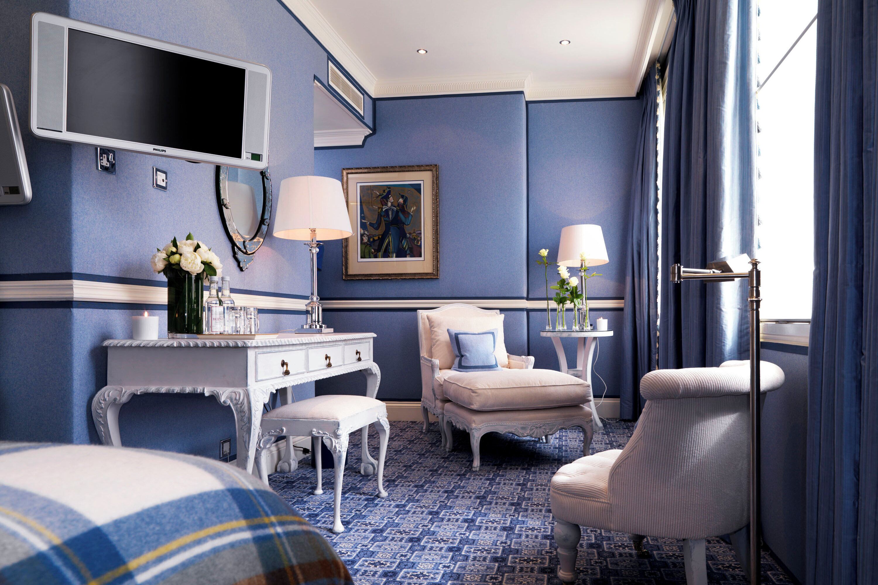 deluxe king | premium bedding, in-room safe, individually decorated