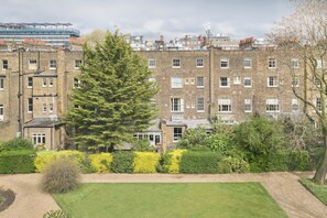 Double Room, Garden View | Premium bedding, in-room safe, individually decorated