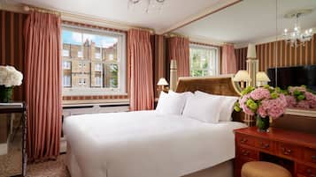 Suite (Master) | Premium bedding, in-room safe, desk, laptop workspace