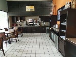 Free daily continental breakfast 