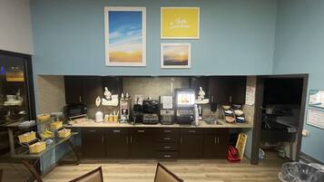 Free daily continental breakfast