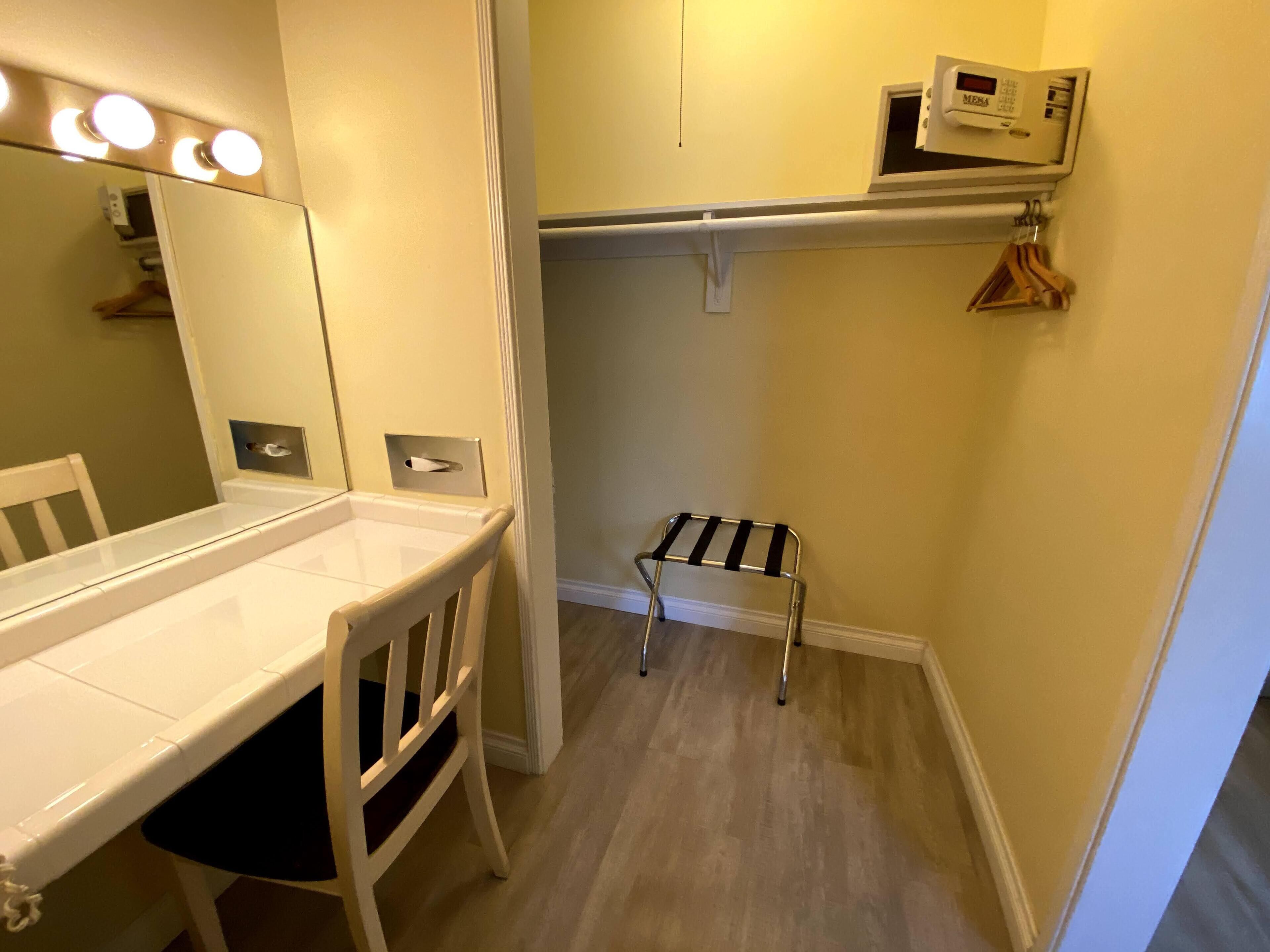 executive room, 1 king bed | blackout curtains, iron/ironing board, free cots/infant beds