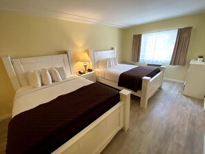 Executive kamer, 2 queensize bedden, keuken | Verduisterende gordijnen, een strijkplank/strijkijzer, gratis babybedden