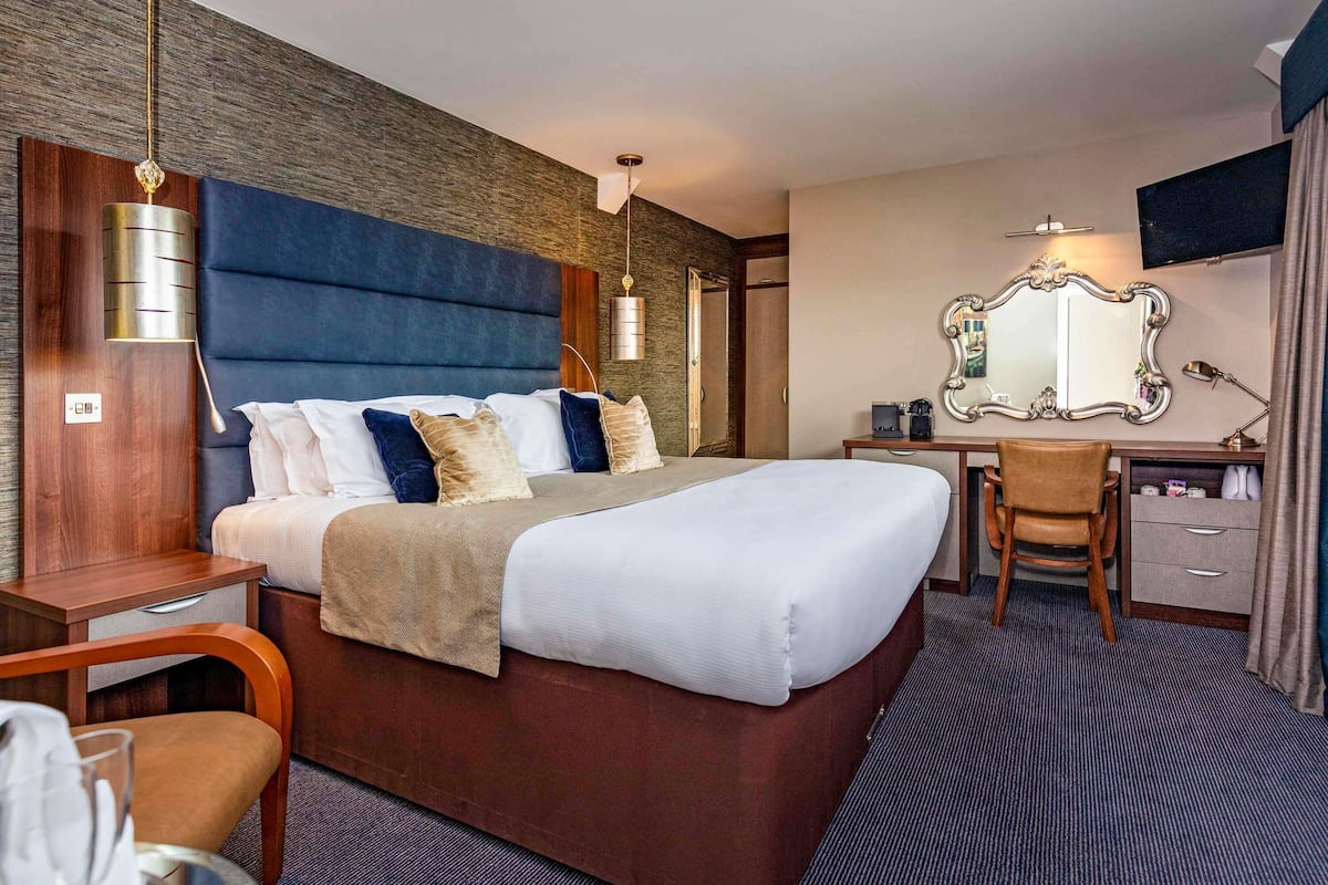 Privilege, Room, 1 King Bed