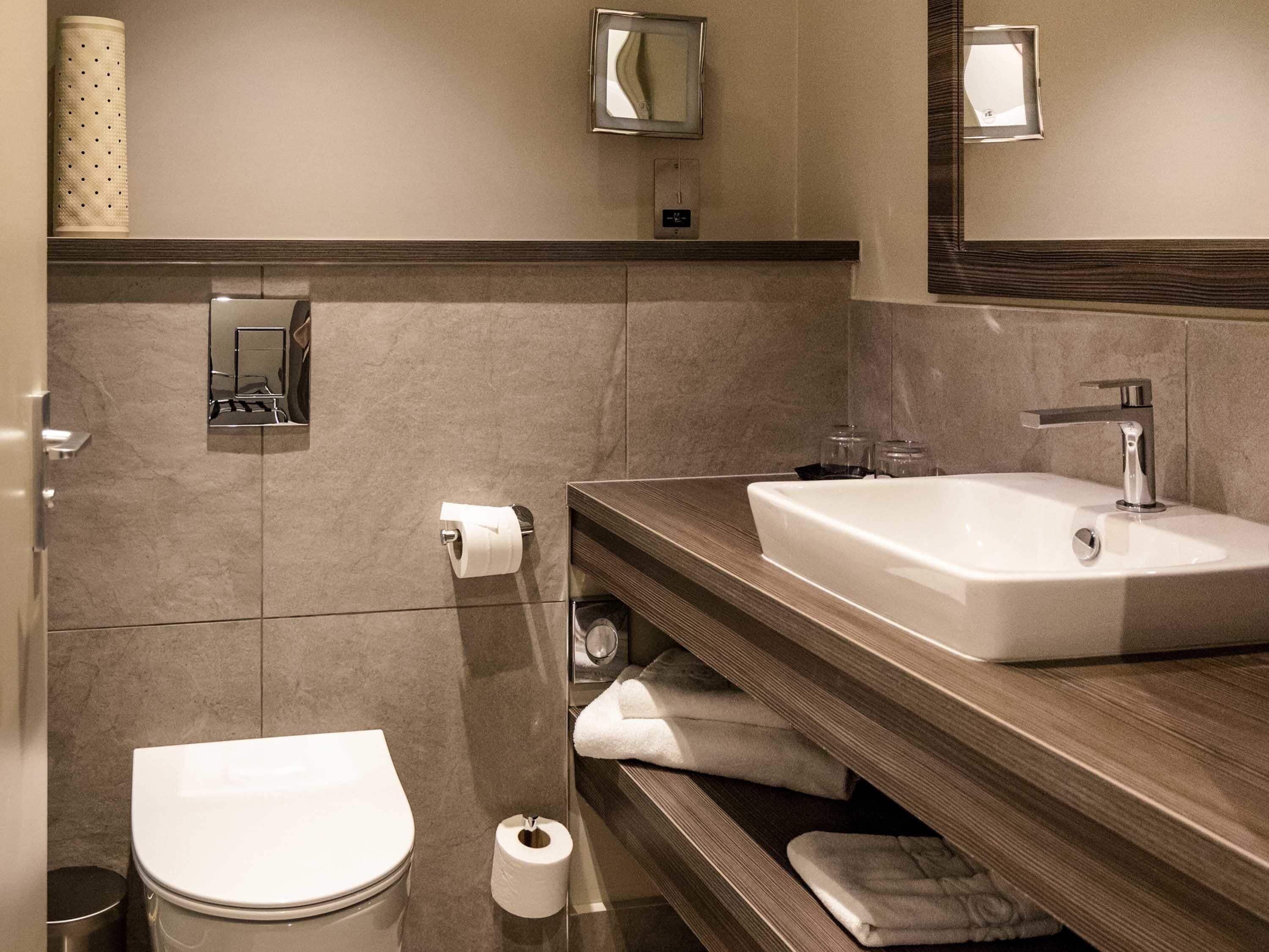 Tomannsrom – superior, 2 enkeltsenger | Sengetøy av topp kvalitet, dundyner og senger med overmadrass