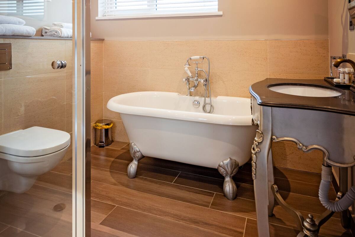 privilege, room, 1 double bed | bathroom | free toiletries, hair dryer, towels