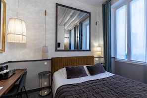 Superior Double Room | Minibar, in-room safe, individually decorated, individually furnished - Dauphine Saint Germain Hotel (Paris)