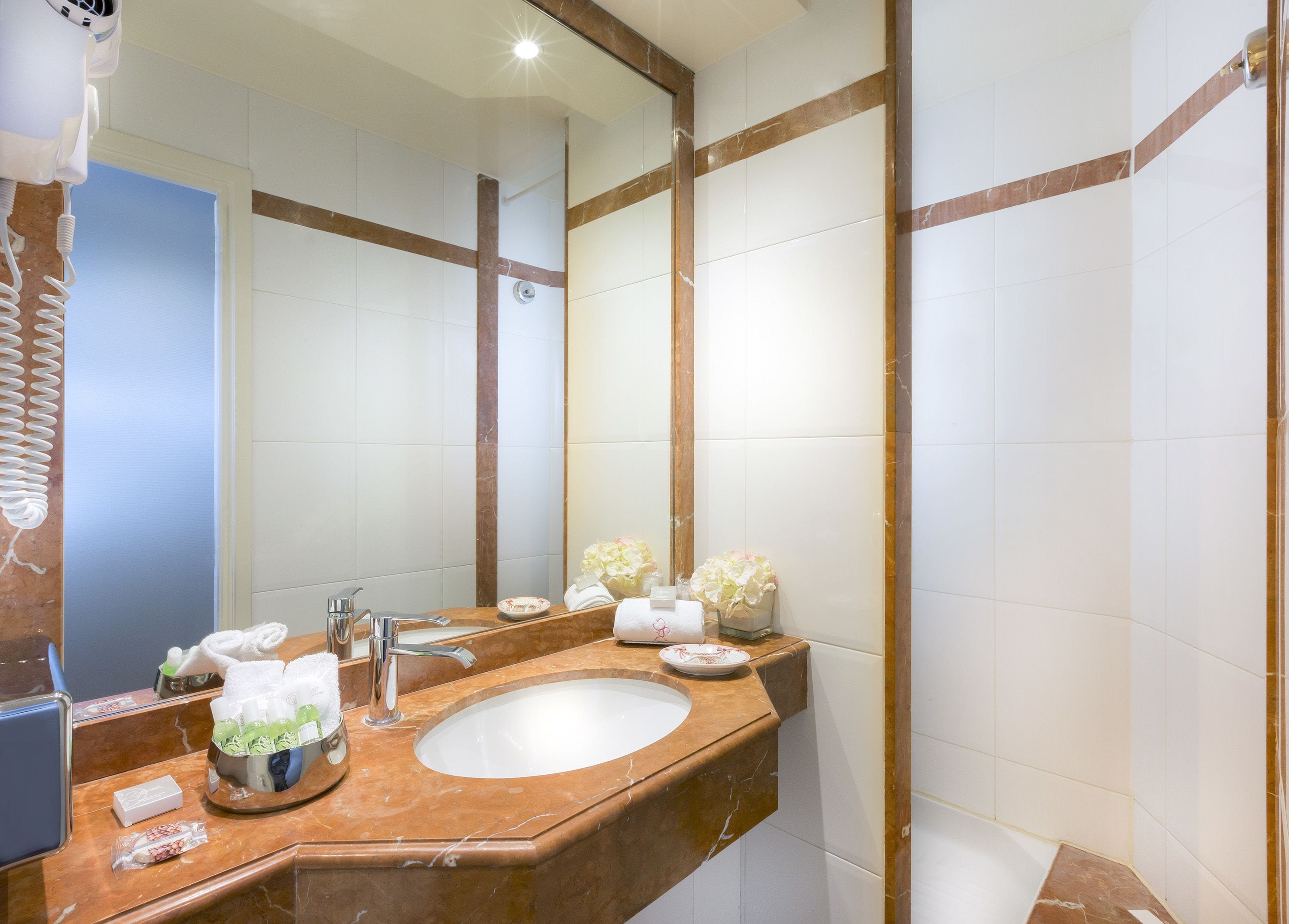 double room, 2 double beds, connecting rooms | bathroom | combined shower/bathtub, free toiletries, hair dryer, towels