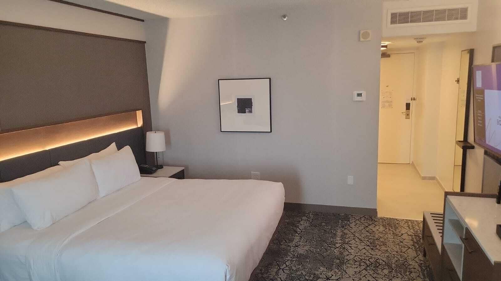 Premium bedding, in-room safe, desk, blackout curtains