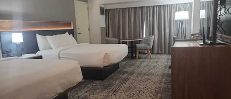 Premium bedding, in-room safe, desk, blackout drapes