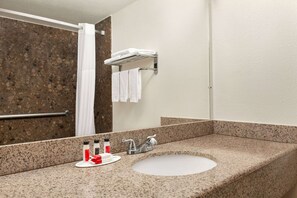 Room, 1 King Bed, Accessible, Non Smoking (Mobility/Hearing Impaired) | Bathroom | Combined shower/tub, hair dryer, towels - Ramada by Wyndham Arcata (Arcata)