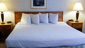 Kamar, 1 Tempat Tidur King, Bebas Asap Rokok | Dilengkapi dengan perabotan berbeda-beda dan meja kerja