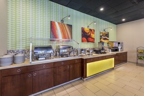 Tägliches großes Frühstück (17.50 USD pro Person)