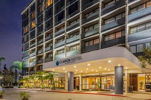 Exterior - Clarion Hotel Anaheim Resort (Anaheim)