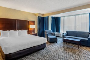 Premium bedding, blackout drapes, iron/ironing board - Clarion Hotel Anaheim Resort (Anaheim)