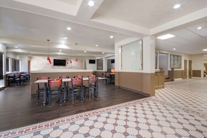 Daily full breakfast (USD 11.55 per person)