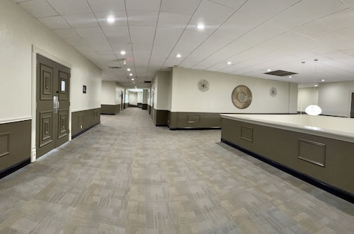 Comancheria Hotel & Convention Center
