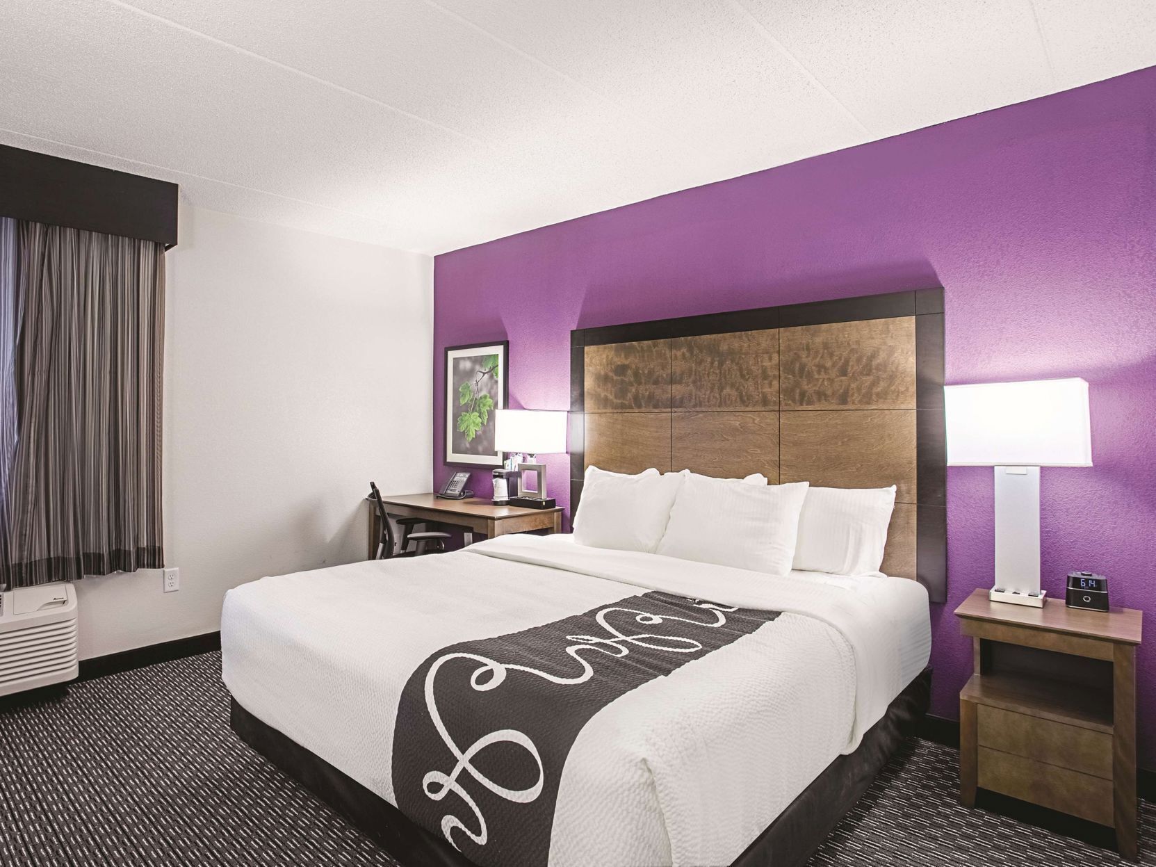 Premium bedding, in-room safe, desk, blackout drapes