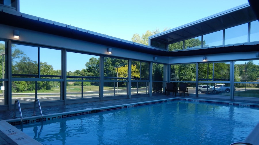 Holiday Inn Express & Suites Milford by IHG