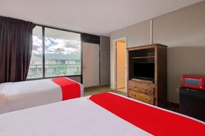Desk, free WiFi, bed sheets, alarm clocks - OYO Hotel Douglas GA US-441 (Douglas)