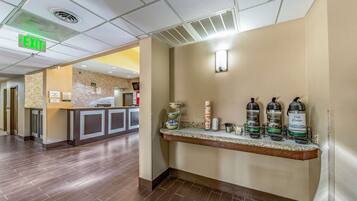 Petit déjeuner complet compris tous les jours