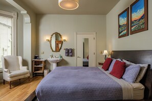 Desk, iron/ironing board, free WiFi, bed sheets