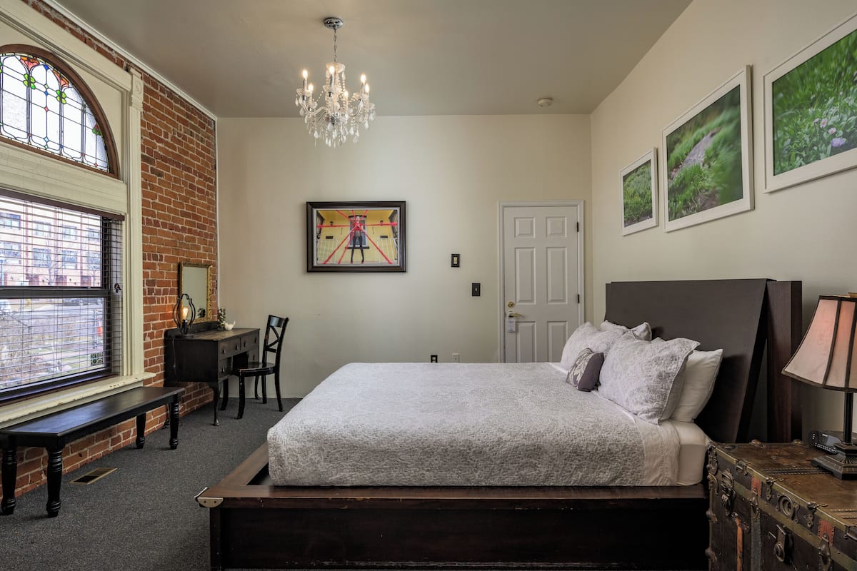 Rum | Skrivbord, strykjärn/strykbräda, gratis wi-fi och sängkläder