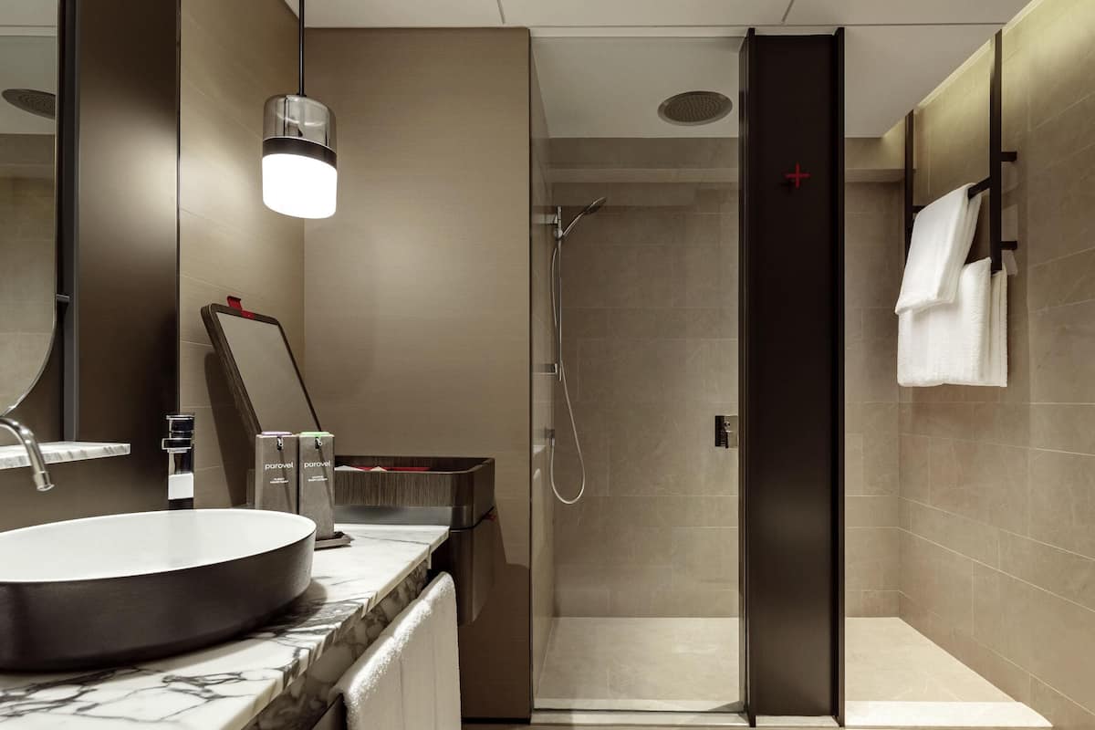 1 bedroom, in-room safe, desk, laptop workspace