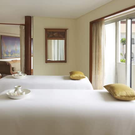 Couples treatment rooms, sauna, hot tub, steam room, body treatments