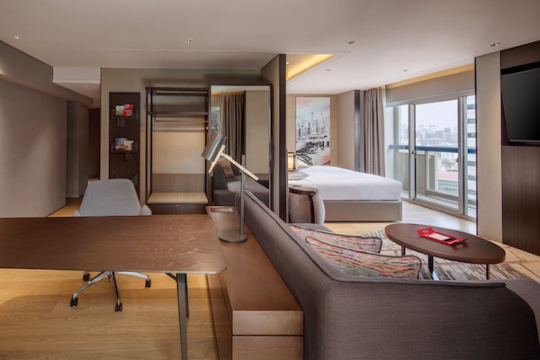 1 bedroom, in-room safe, desk, laptop workspace