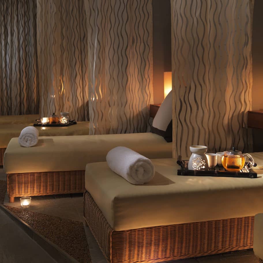 Couples treatment rooms, sauna, hot tub, steam room, body treatments