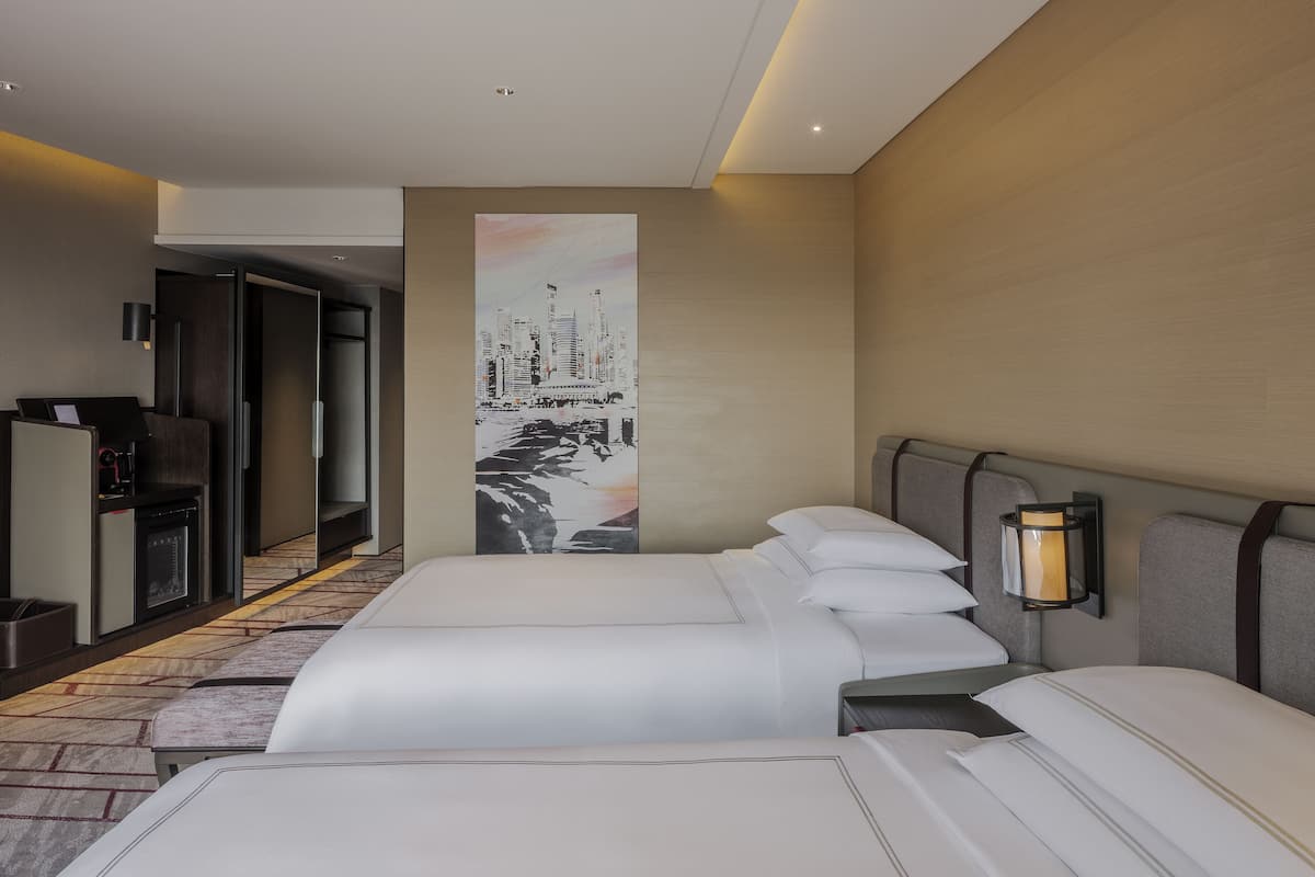 1 habitación, caja de seguridad en la habitación y escritorio