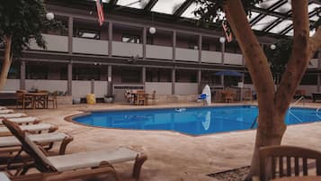 Indoor pool, pool loungers