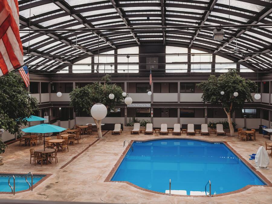 Indoor pool, pool loungers