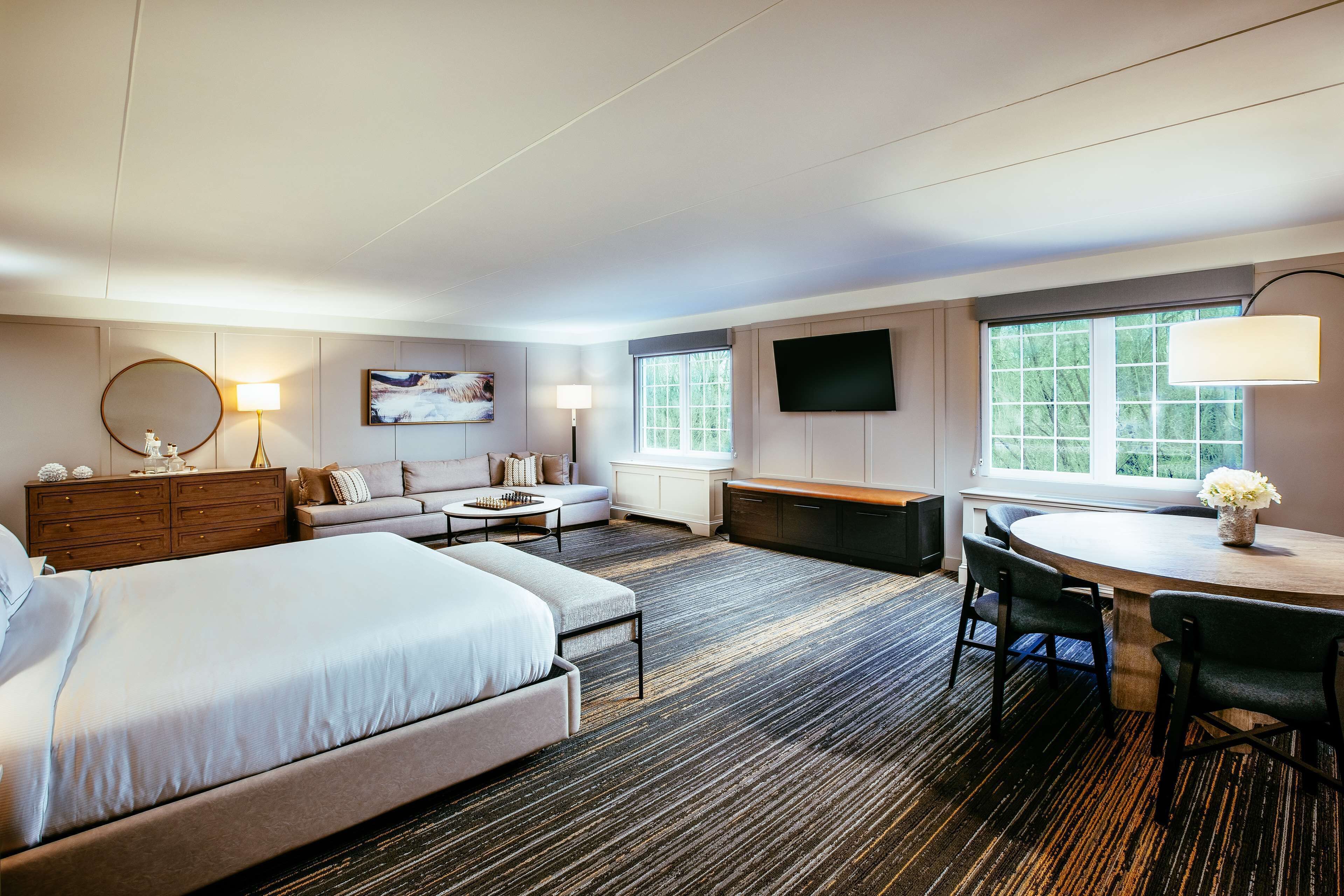 suite, 1 bedroom | in-room safe, blackout curtains, iron/ironing board