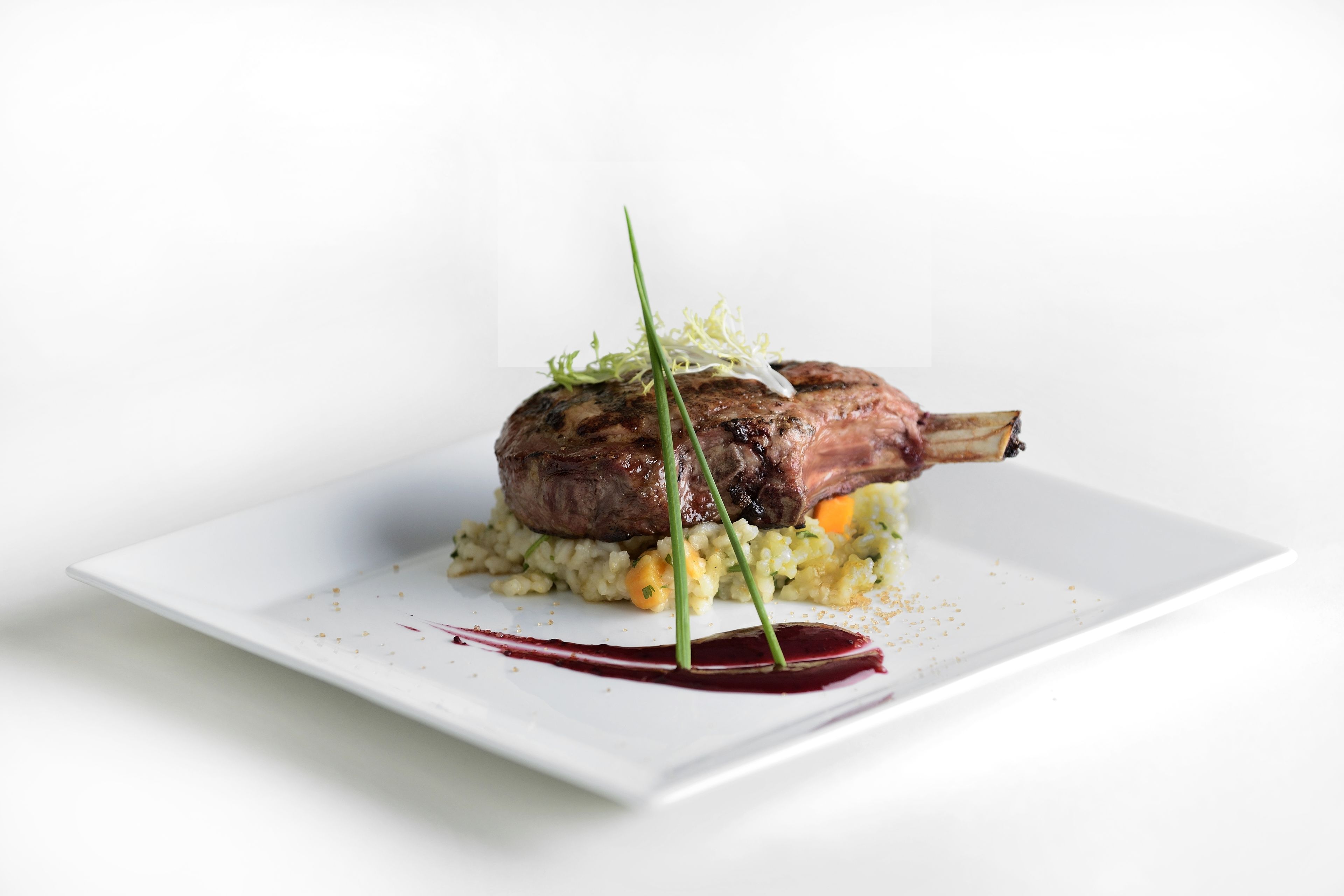 2 restaurants, breakfast served