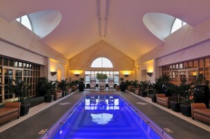 Una piscina techada