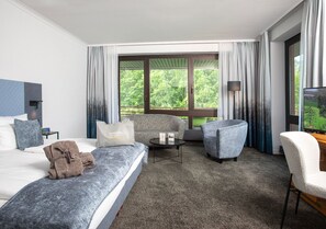 Brankas, meja kerja, tempat tidur bayi gratis, dan Wi-Fi gratis