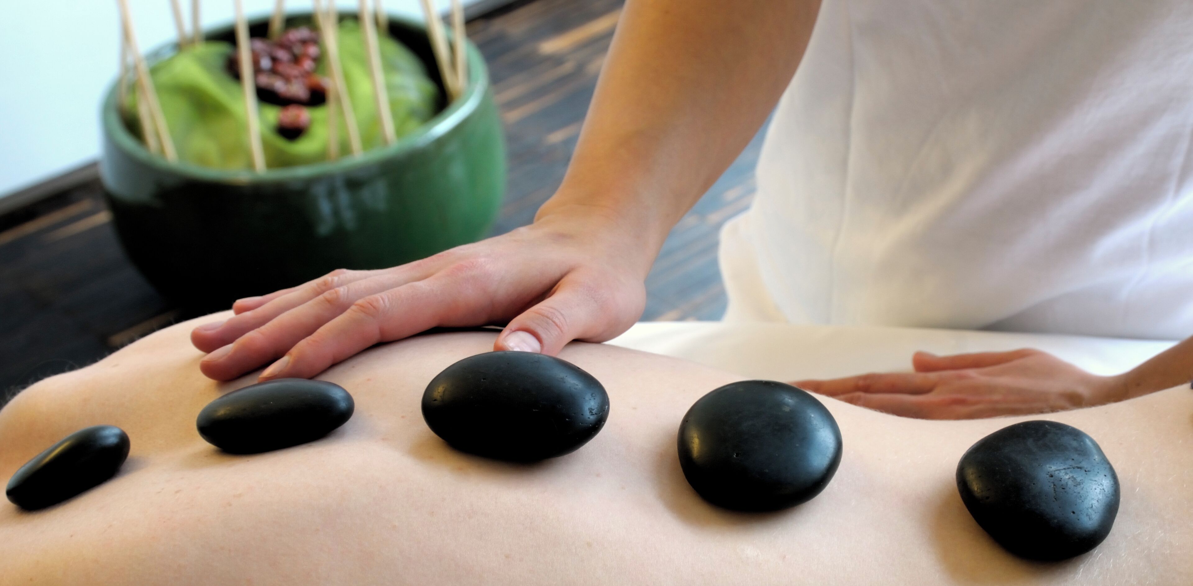 hot tub, hot springs/mineral springs, body treatments, aromatherapy