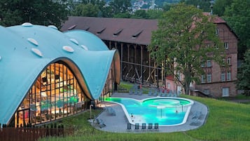 Außenpool, Liegestühle