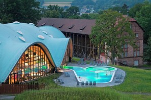 Outdoor pool, pool loungers - Hotel an der Therme Bad Orb (Bad Orb)